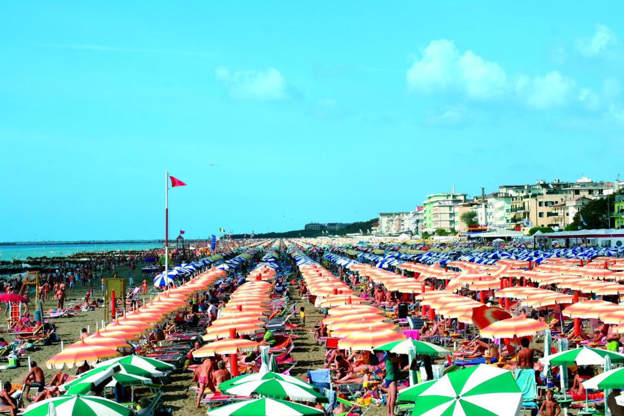 Ca' Mira Apartments Caorle Exterior photo
