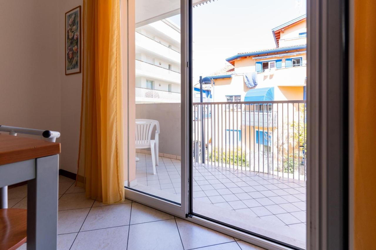 Ca' Mira Apartments Caorle Exterior photo